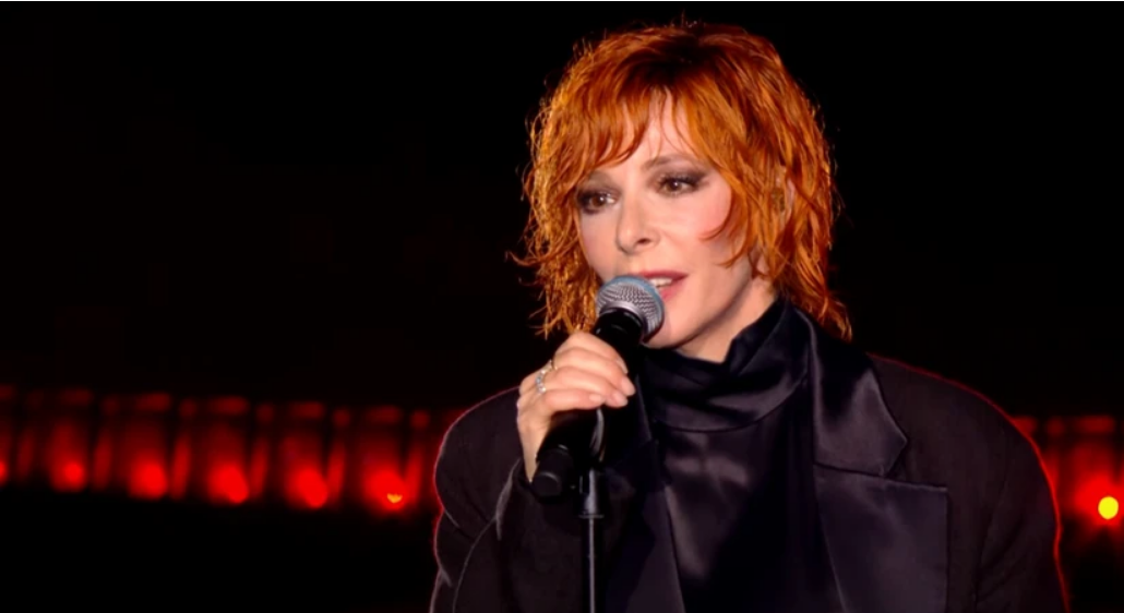 Mylène Farmer émeut Cannes avec "Confession" en hommage à David Lynch 